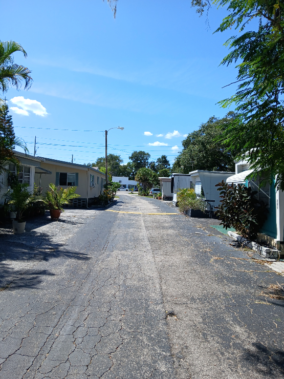 row-200WESTERN-view-a1.webp