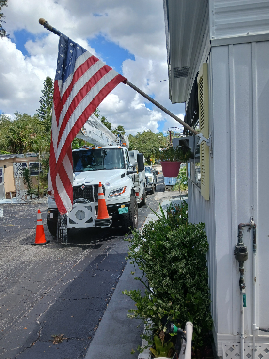 wire-duke-truck-0nfrnt-214-sept21-.webp