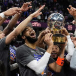 knicks-celebrate-plyfinals